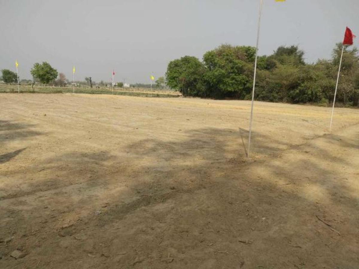  Land in Lucknow, India No. 33251