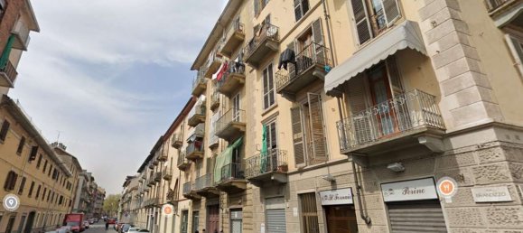 2-salle Appartement à Turin, Italy No. 10188 6