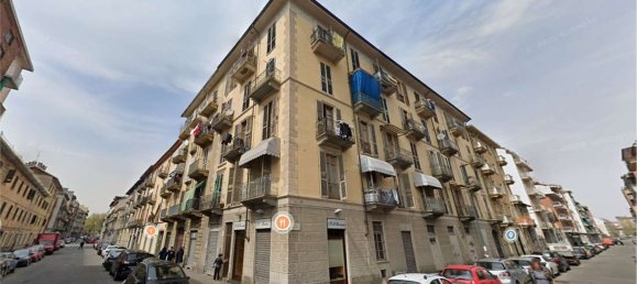 2-salle Appartement à Turin, Italy No. 10188 2