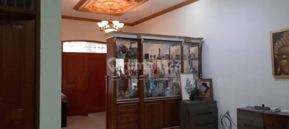 290m² House in Tambora, Indonesia No. 1775 5