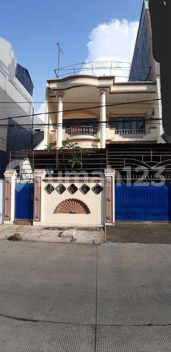 290m² House in Tambora, Indonesia No. 1775