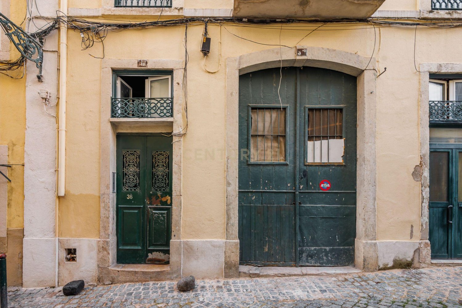 600m² Building in Lisbon, Portugal No. 205465