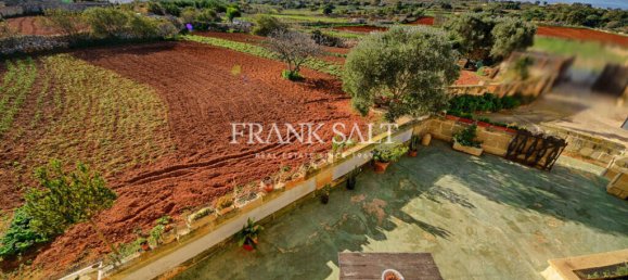 4 bedrooms Farm in Zurrieq, Malta No. 2233 6