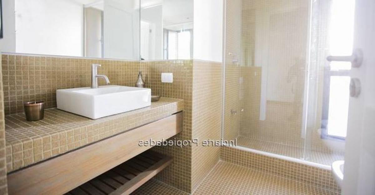 3 bedrooms Apartment in Montevideo, Uruguay No. 2674