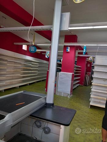 Коммерческая недвижимость с 2 комнатами в Катания, Италия № 300234