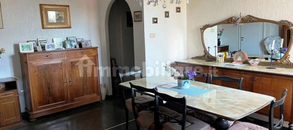 4 bedrooms Apartment in Genoa, Italy No. 140220 2