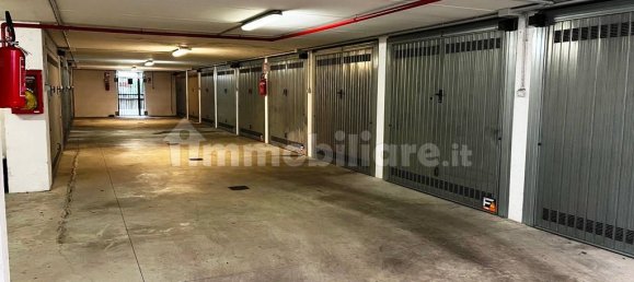 4 bedrooms Apartment in Genoa, Italy No. 140220 15