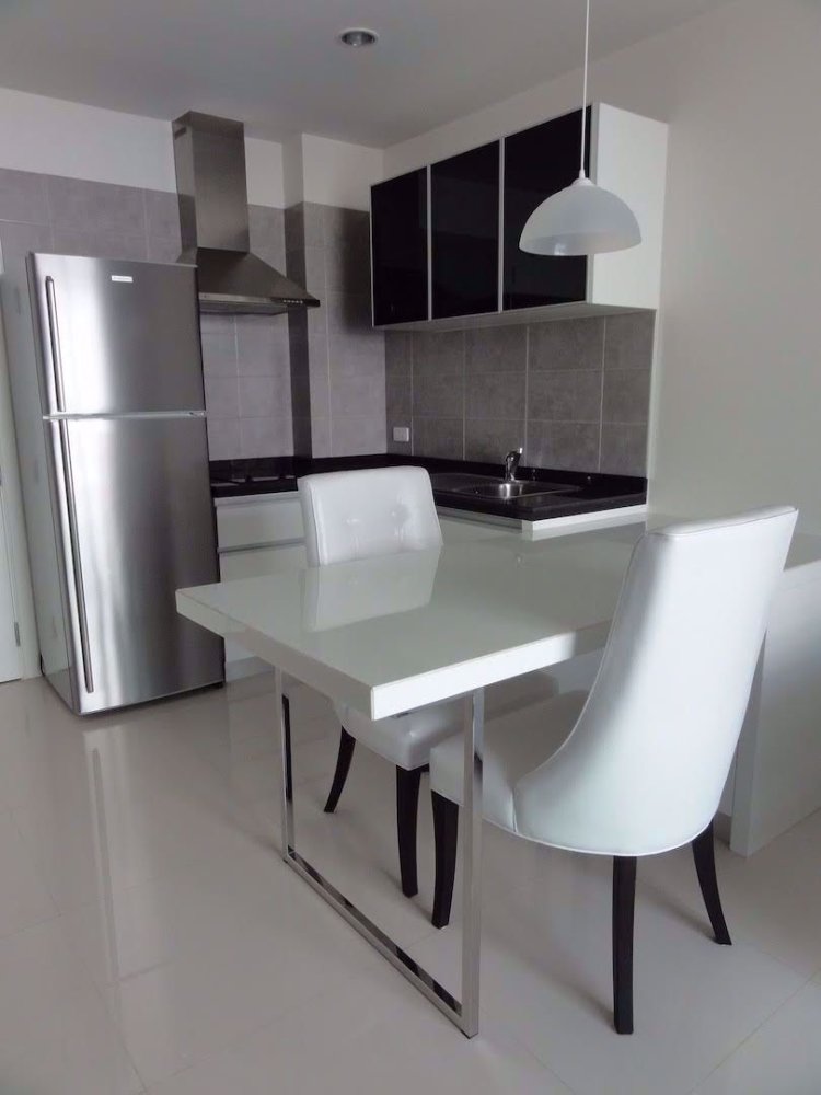 1 bedroom Condo in Bang Rak, Thailand No. 10428