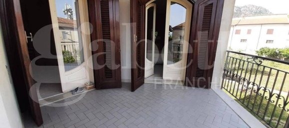 6 bedrooms Villa in Vairano Patenora, Italy No. 313941 19