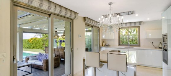 Villa de 5 dormitorios en Marbella, Spain No. 62673 7