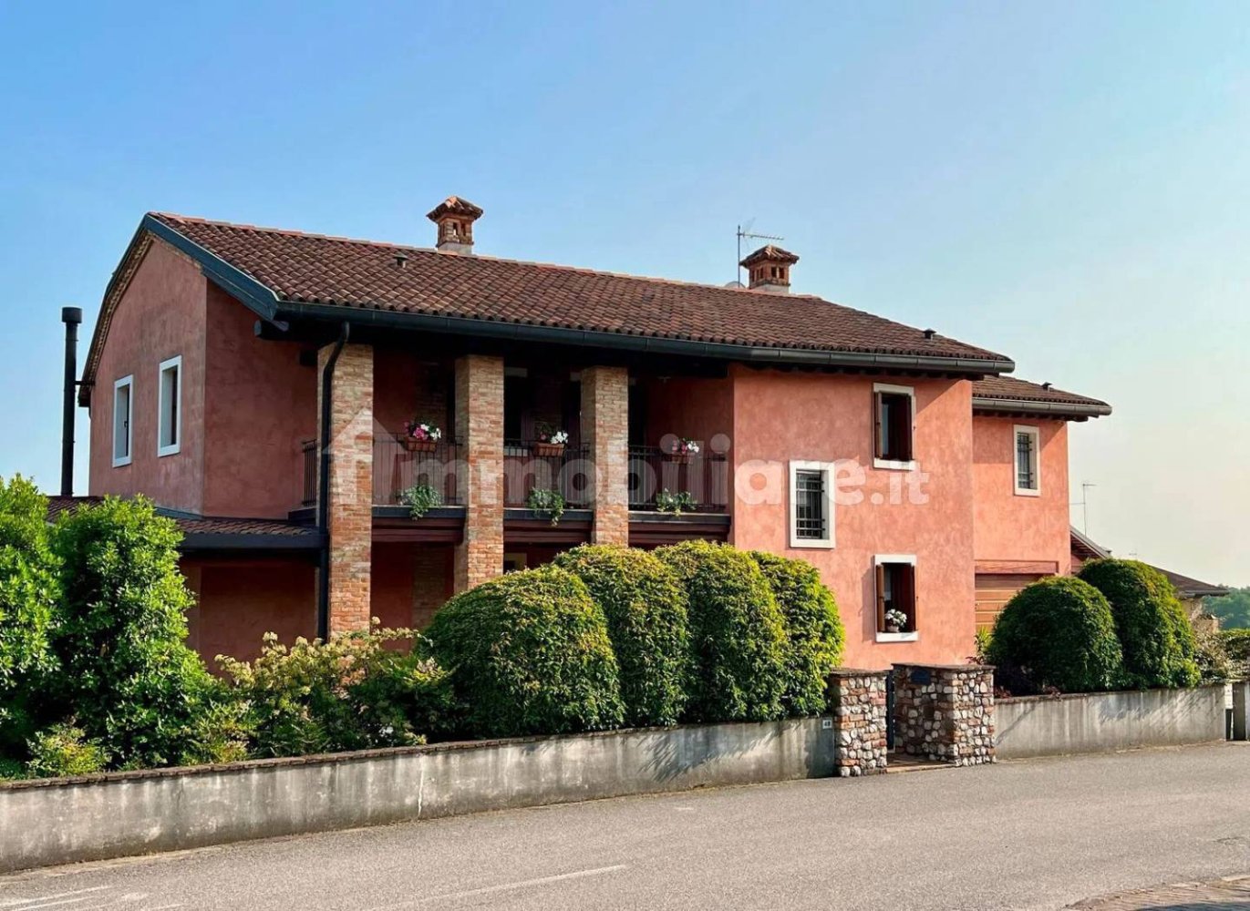 Вилла с 13 спальнями в Удине, Италия № 333019