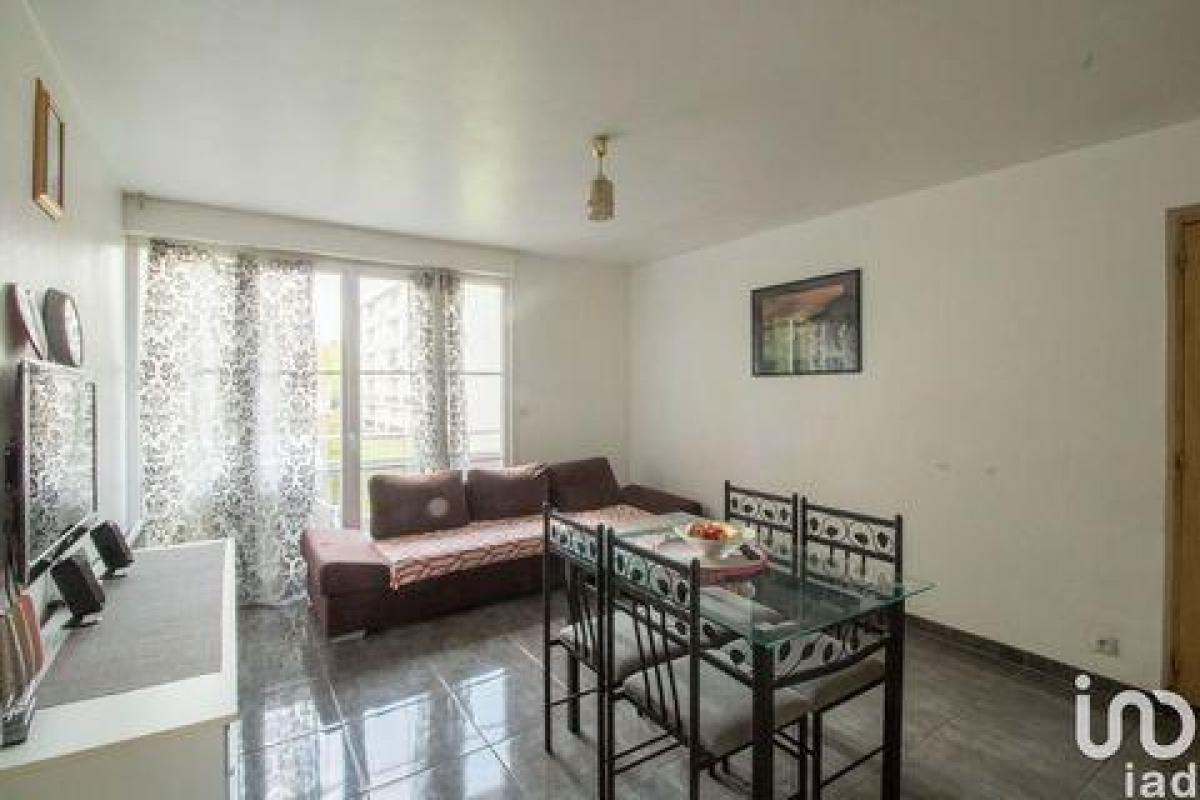 Condominio de 4 dormitorios en Bezons, France No. 34873