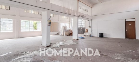 Gewerbliche Immobilie in Jerago con Orago, Italy 320m², Nr. 336415 13