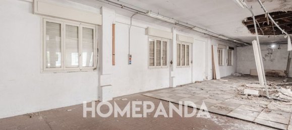 Gewerbliche Immobilie in Jerago con Orago, Italy 320m², Nr. 336415 16