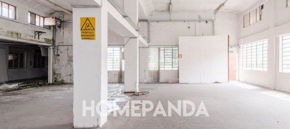 Gewerbliche Immobilie in Jerago con Orago, Italy 320m², Nr. 336415 9