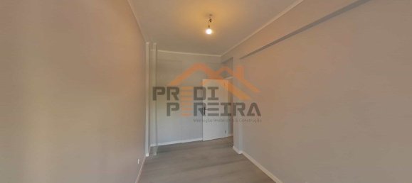 3 bedrooms Apartment in Loures, Portugal No. 94622 38