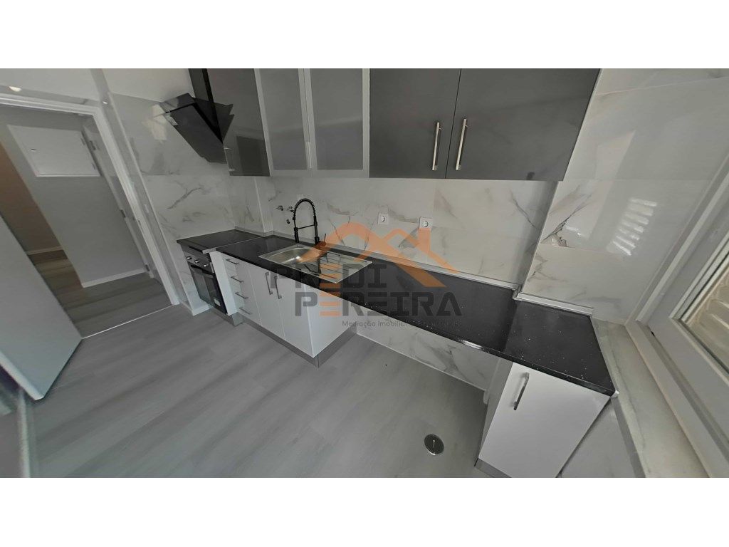 3 bedrooms Apartment in Loures, Portugal No. 94622