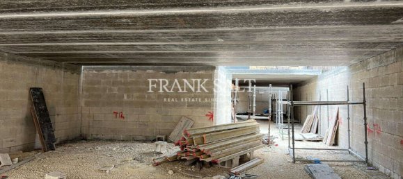 Entrepôt à Mosta, Malta 2000m² No. 12846 2