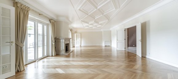 7 bedrooms Villa in Cascais, Portugal No. 182231 10