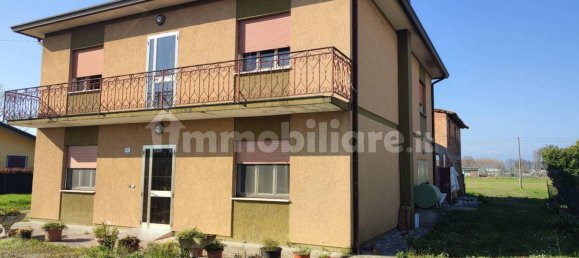 4 bedrooms Villa in San Giorgio in Bosco, Italy No. 220087 2
