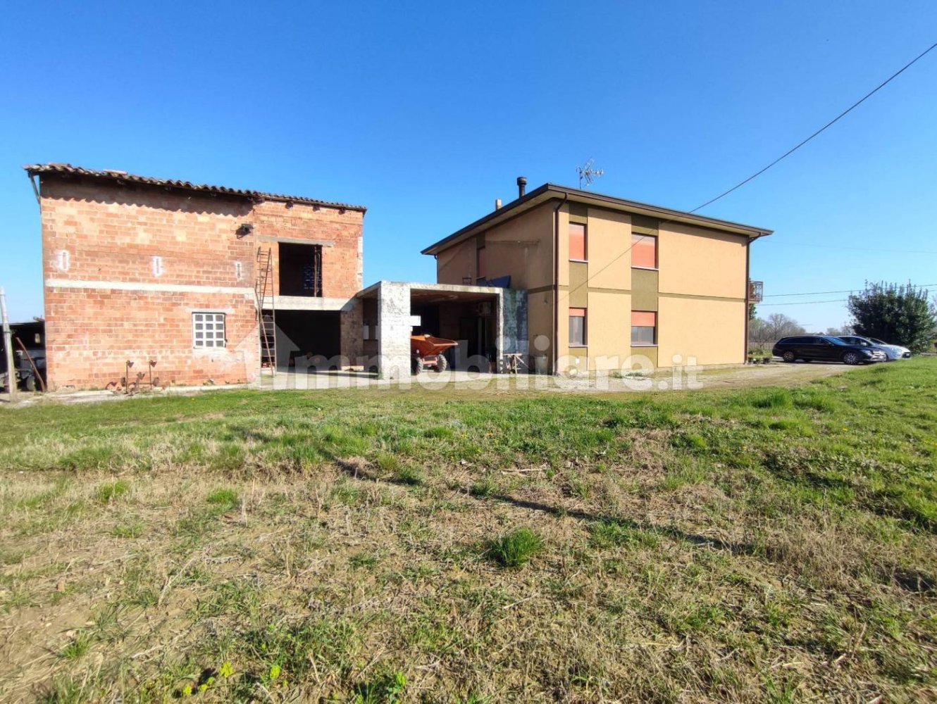 4 bedrooms Villa in San Giorgio in Bosco, Italy No. 220087