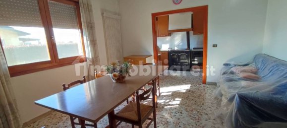 4 bedrooms Villa in San Giorgio in Bosco, Italy No. 220087 6