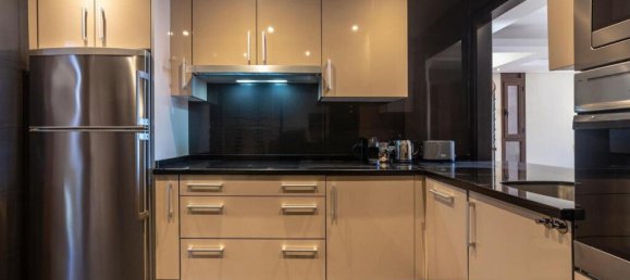 2 bedrooms Penthouse in Estepona, Spain No. 53089 9