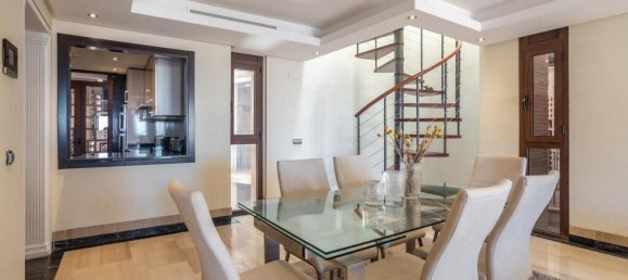 2 bedrooms Penthouse in Estepona, Spain No. 53089 5