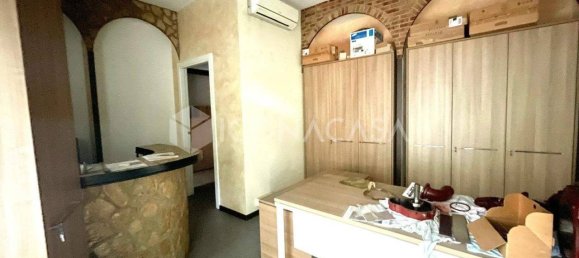 1 room Commercial property in Bologna, Italy No. 336692 4