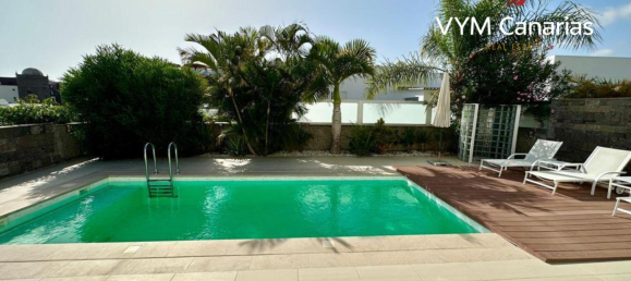 5 bedrooms Villa in Adeje, Spain No. 10130 6