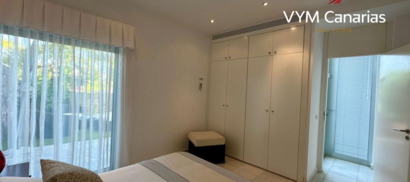 5 bedrooms Villa in Adeje, Spain No. 10130 3