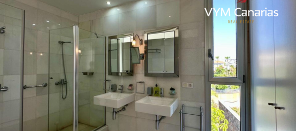 5 bedrooms Villa in Adeje, Spain No. 10130 14