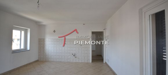 3 rooms Apartment in Fontaneto d'Agogna, Italy No. 170006 17