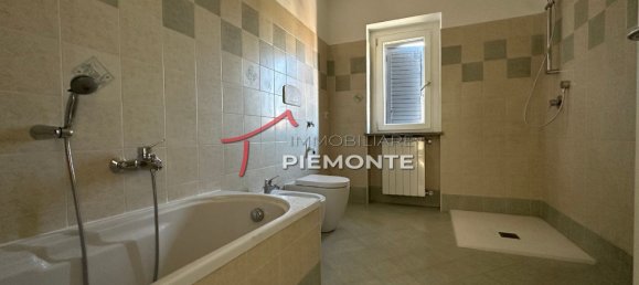 3 rooms Apartment in Fontaneto d'Agogna, Italy No. 170006 8