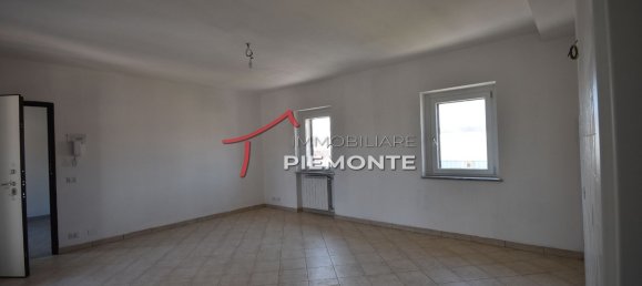 3 rooms Apartment in Fontaneto d'Agogna, Italy No. 170006 6