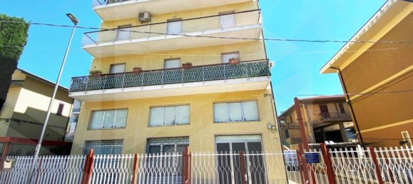 Almacén de 4 habitaciónes en Pescara, Italy No. 27778 4