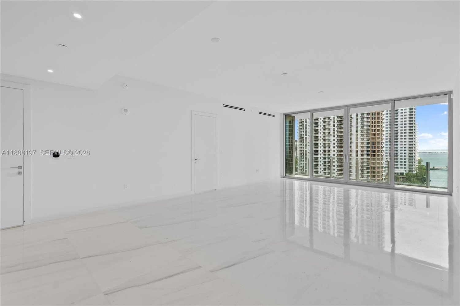 2 bedrooms Commercial property for sale in Miami, Miami-Dade, Florida, USA № 614559