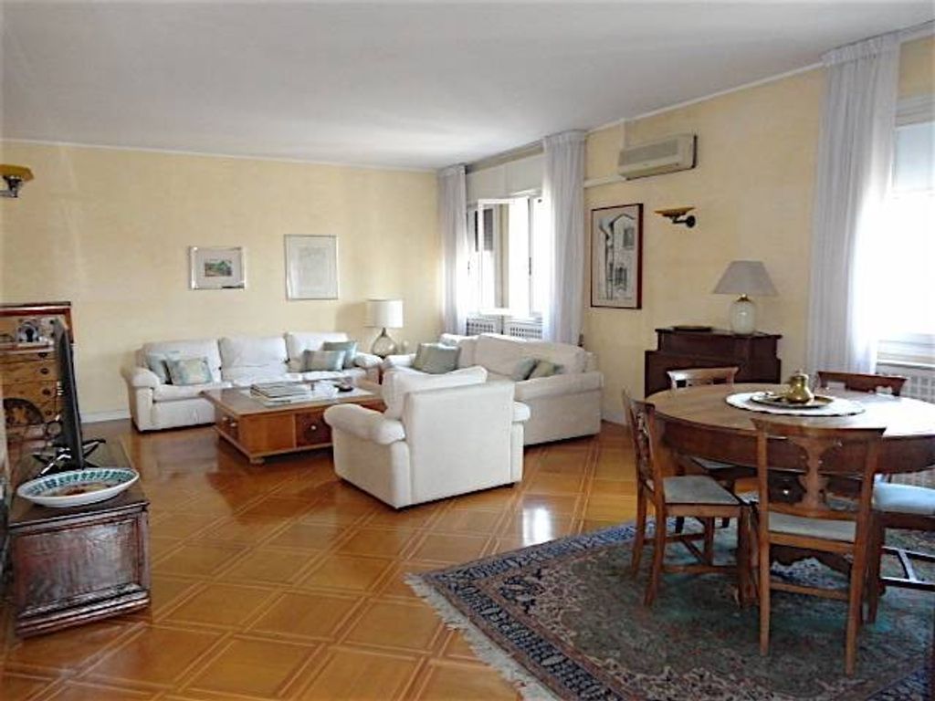 3 bedrooms Penthouse in Padua, Italy No. 164282