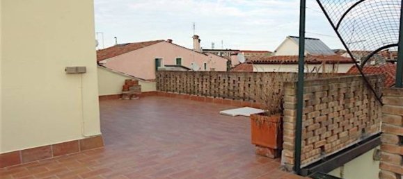 3 bedrooms Penthouse in Padua, Italy No. 164282 12