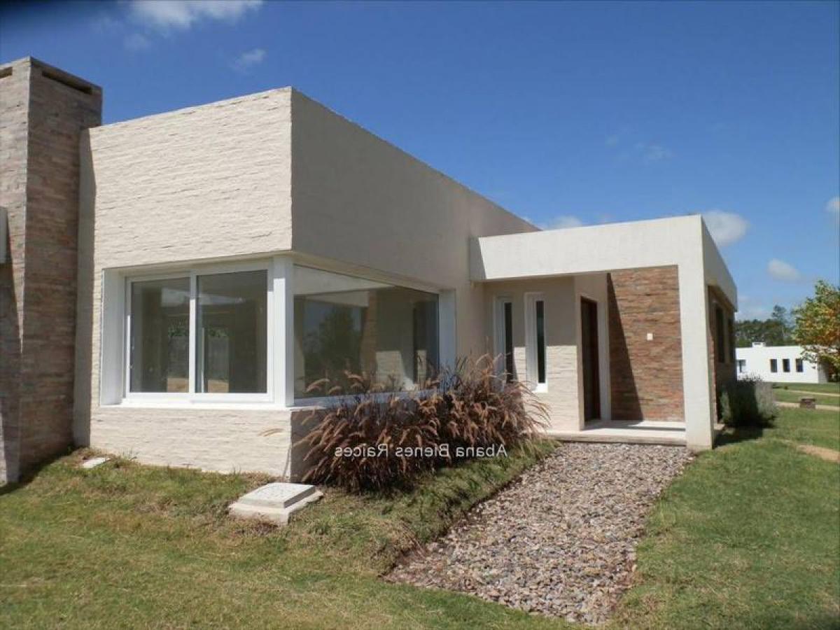 4 bedrooms House in Canelones, Uruguay No. 3018