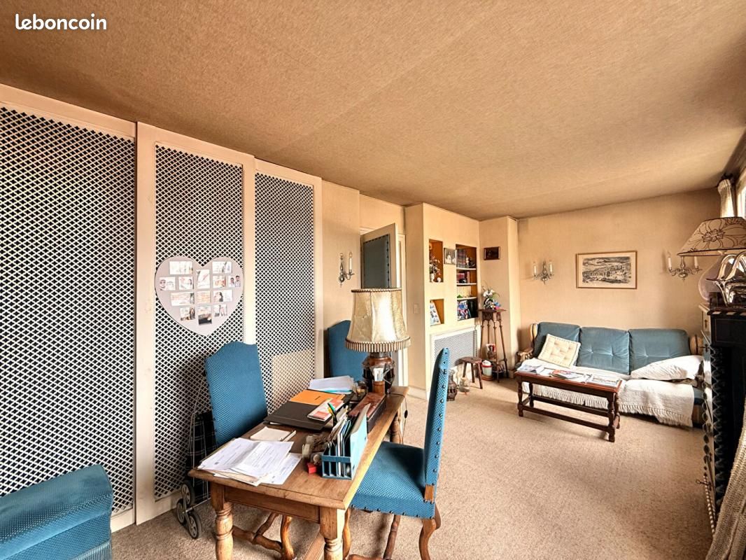 2 bedrooms Apartment in Villeurbanne, France No. 286972