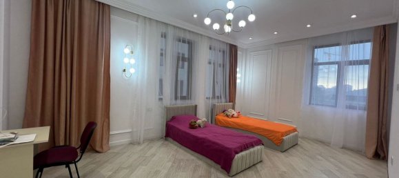 4 Schlafzimmer Wohnung in Nasimi, Azerbaijan, Nr. 1593 8