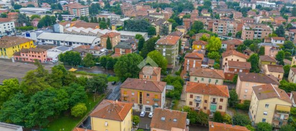 7-Zimmer Gebäude in Reggio Emilia, Italy, Nr. 5986 42