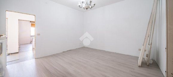 7-Zimmer Gebäude in Reggio Emilia, Italy, Nr. 5986 4