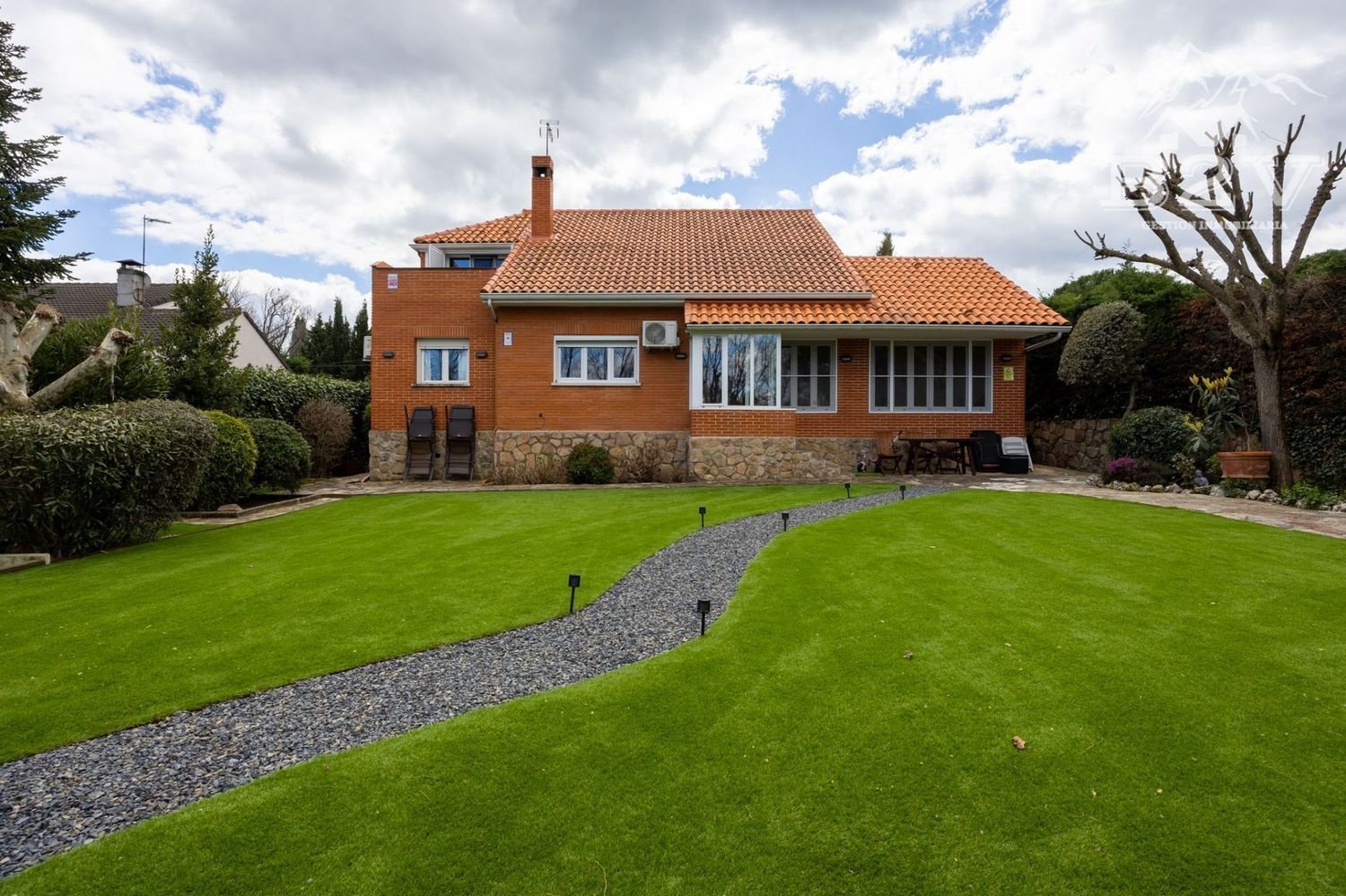 Дом с 5 спальнями в Педресуэла, Испания № 148308