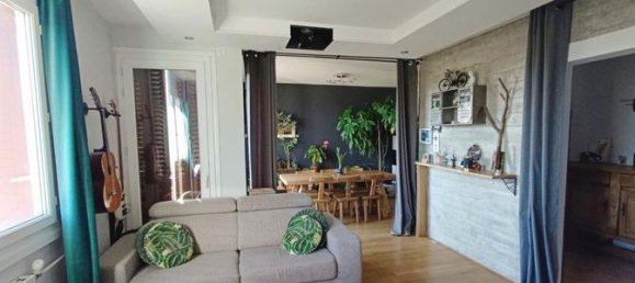 1 bedroom Apartment in Meyzieu, France No. 287711 2
