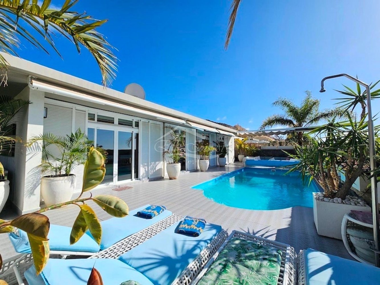 Villa de 4 dormitorios en Adeje, Spain No. 126341