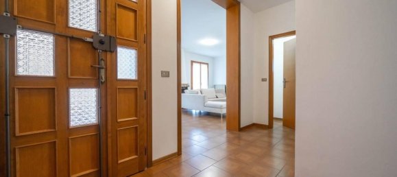 5 rooms Apartment in Cervia, Italy No. 37082 11