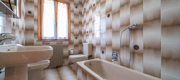 5 rooms Apartment in Cervia, Italy No. 37082 21