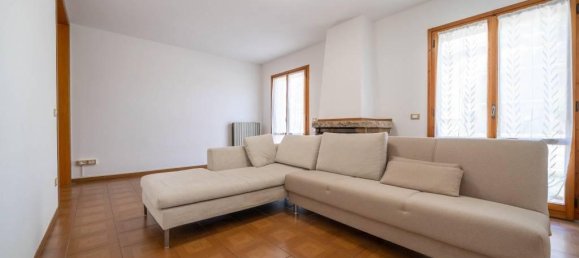 5 rooms Apartment in Cervia, Italy No. 37082 8